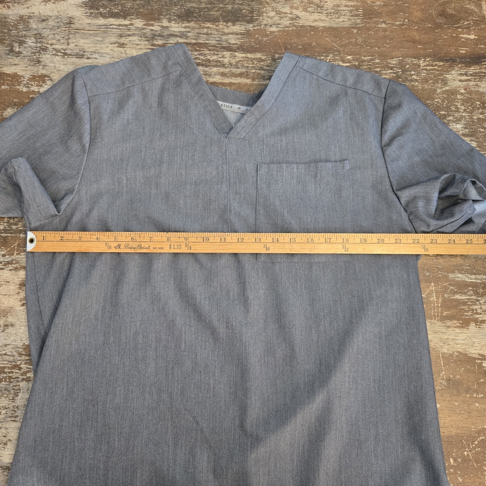 2 FABLETICS Men's Gray V-Neck Short Sleeve Tee SCRUB TOP - Picture 6 of 9